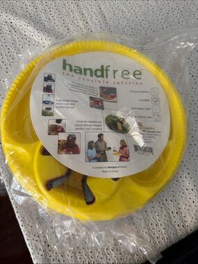 Handfree Reusable Plastic Plates with Cupholder.